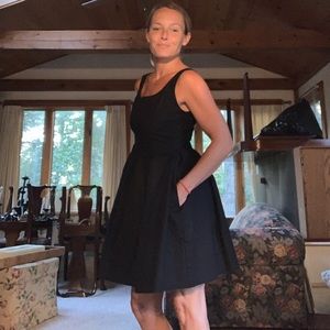 Gap sleeveless Dress with a Flare Style